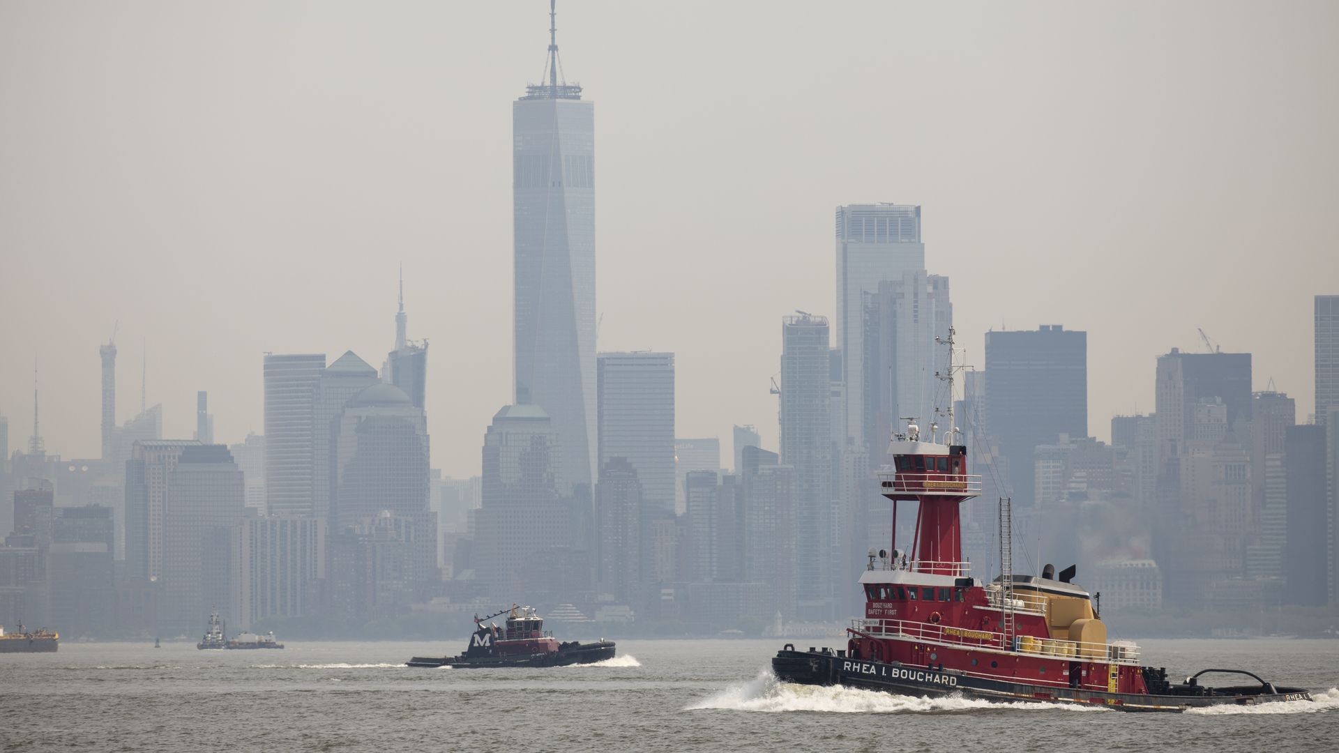 Image of smoggy New York skyline