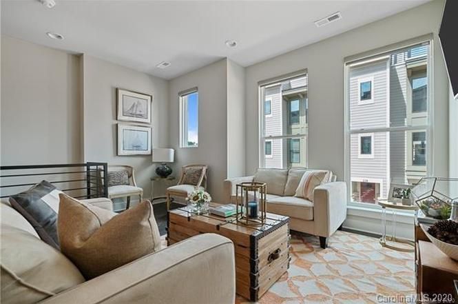 336 Uptown West Dr #63 living room