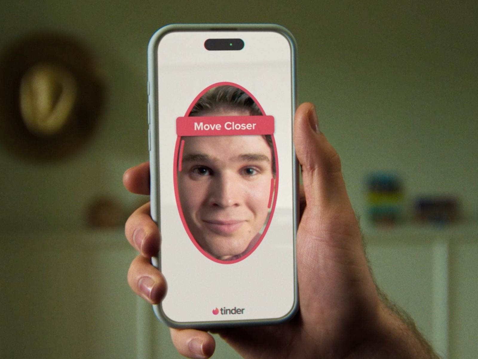أوامر Tinder فحص الوجه لسكان كاليفورنيا