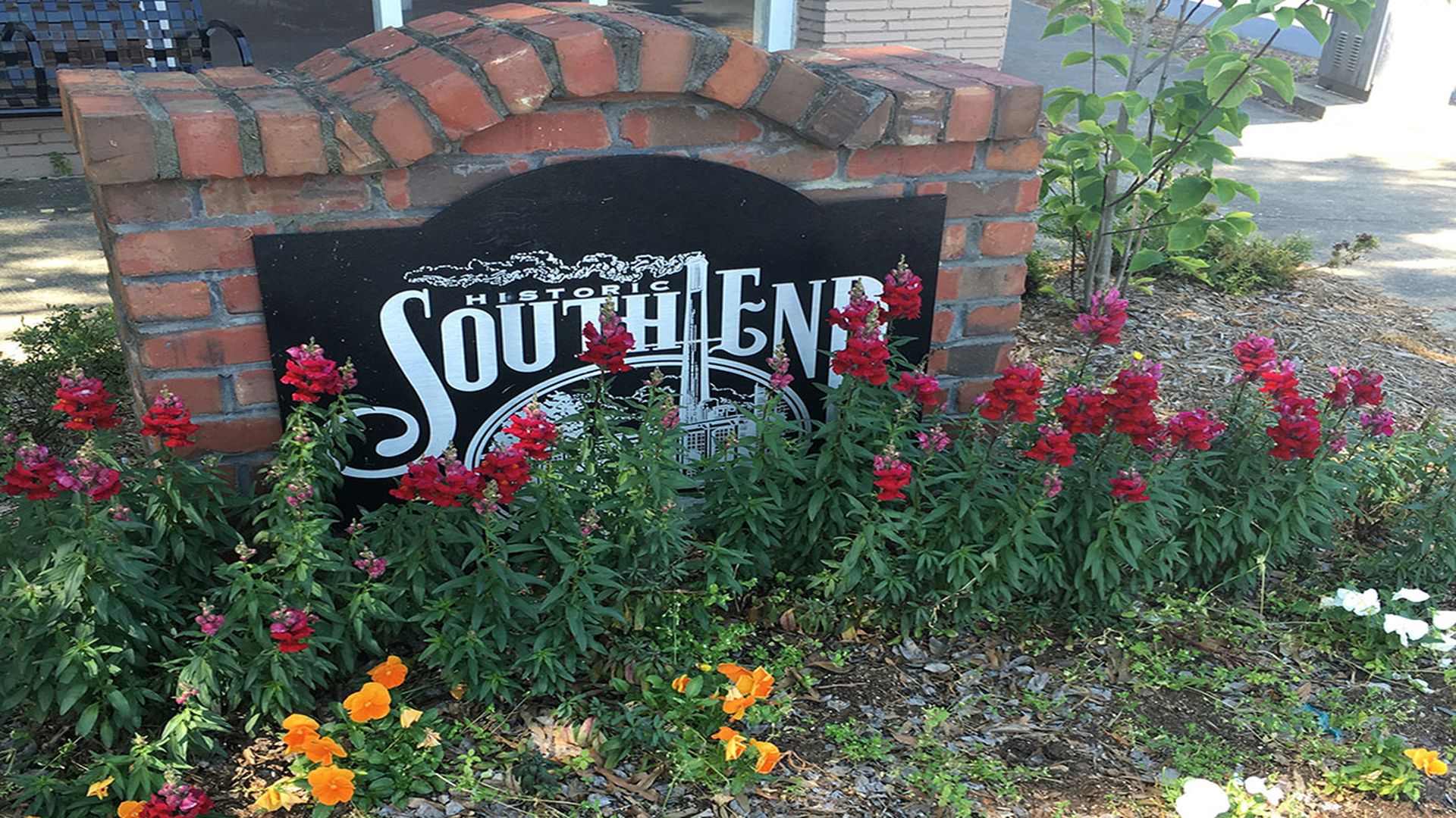 south-end-sign