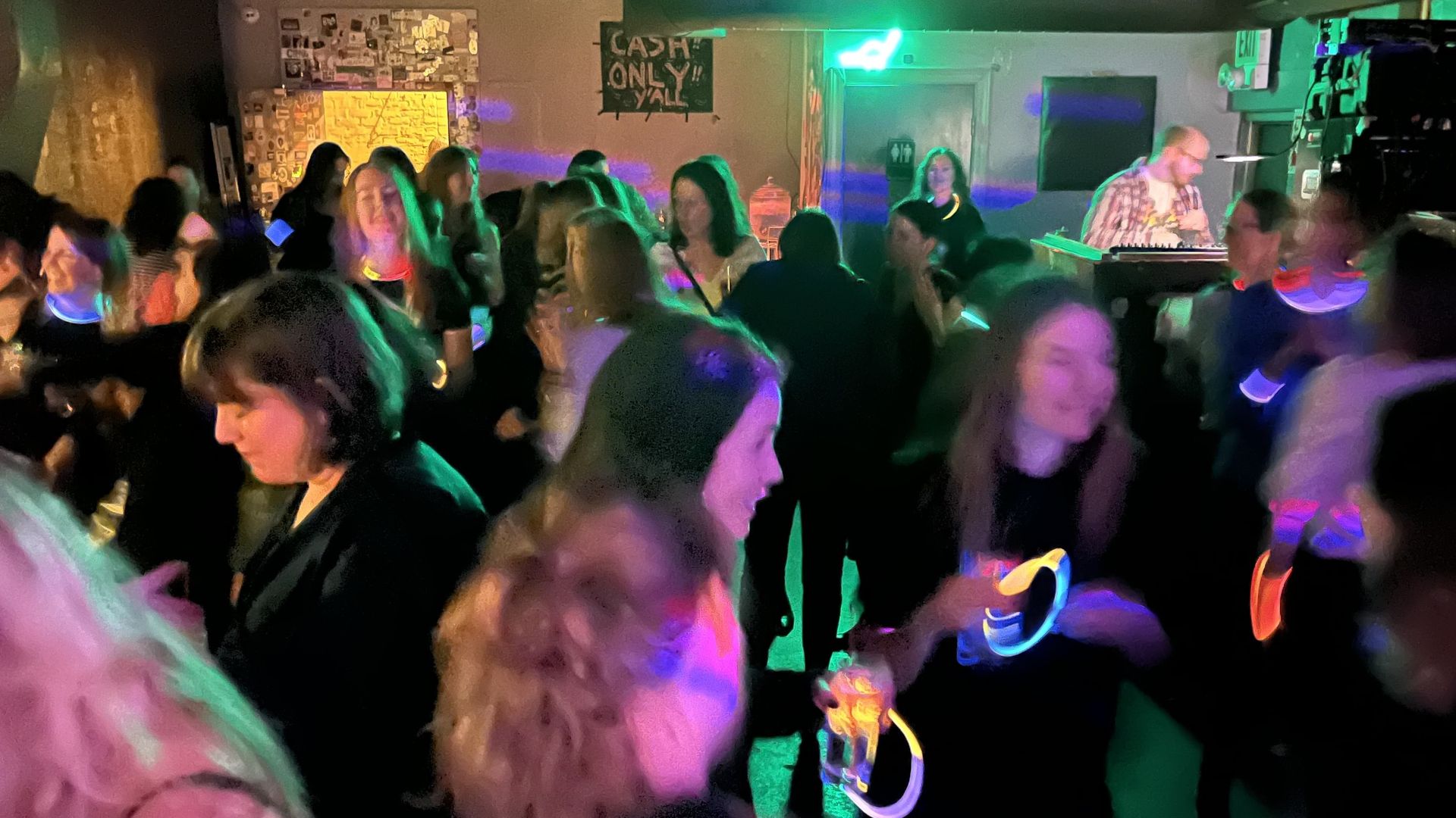 Earlybirds Club dance party is a hit among Chicago women Axios