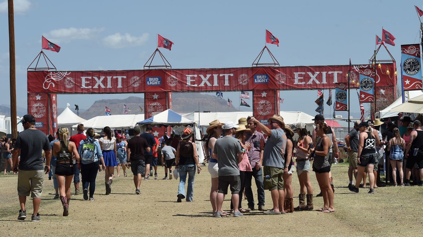 Tips to help you enjoy — and survive — Country Thunder Arizona