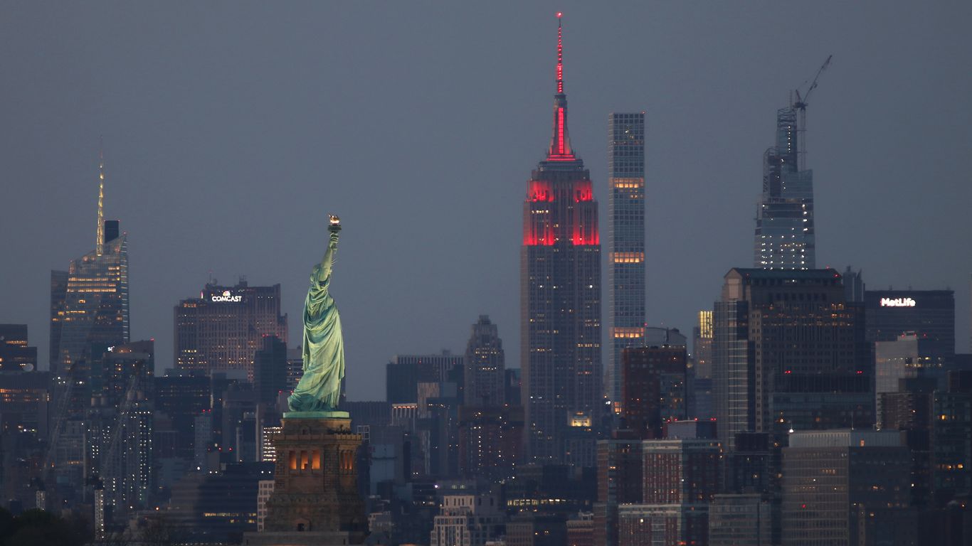 Biden Covid 19 Light Tribute Empire State Building Among Hundreds Taking Part Axios