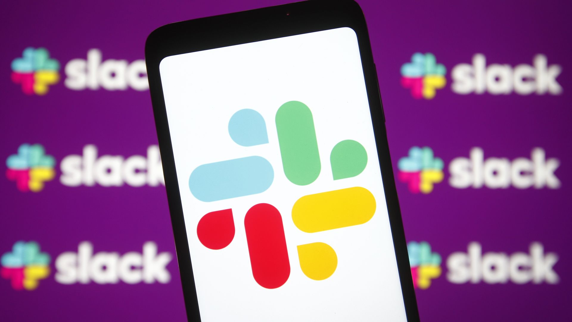 Slack logo.