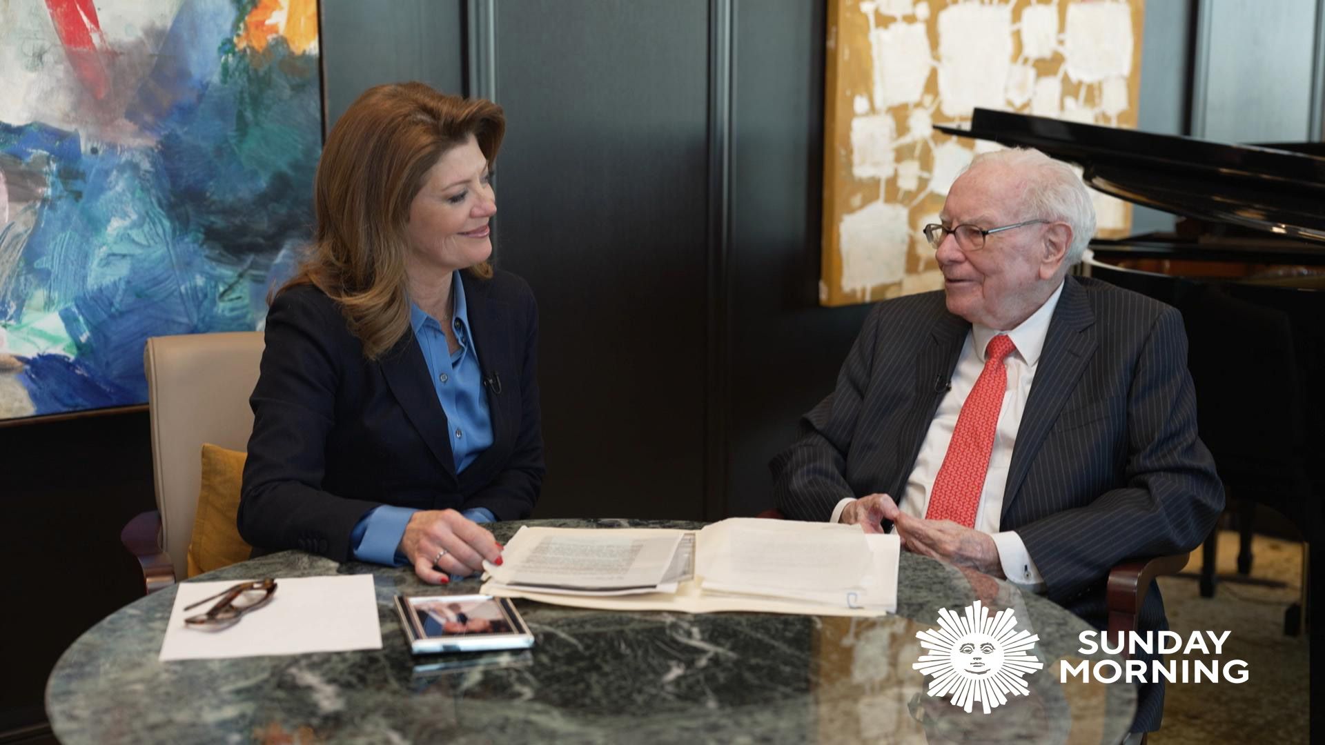 Norah O'Donnell interviews Warren Buffett in Omaha last week. Photo: CBS News
