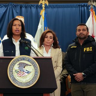 Mayor: D.C. shooting suspect drove cross-country to "attack America"