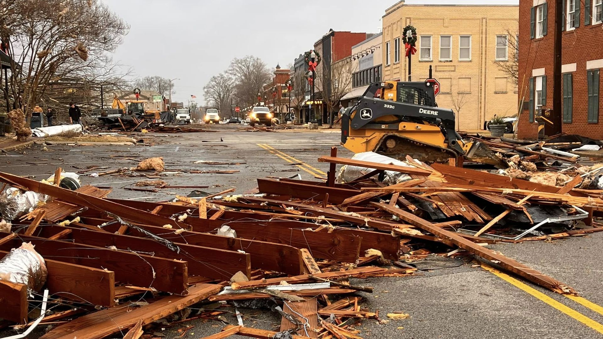 Storms hit South with tornadoes, killing 4