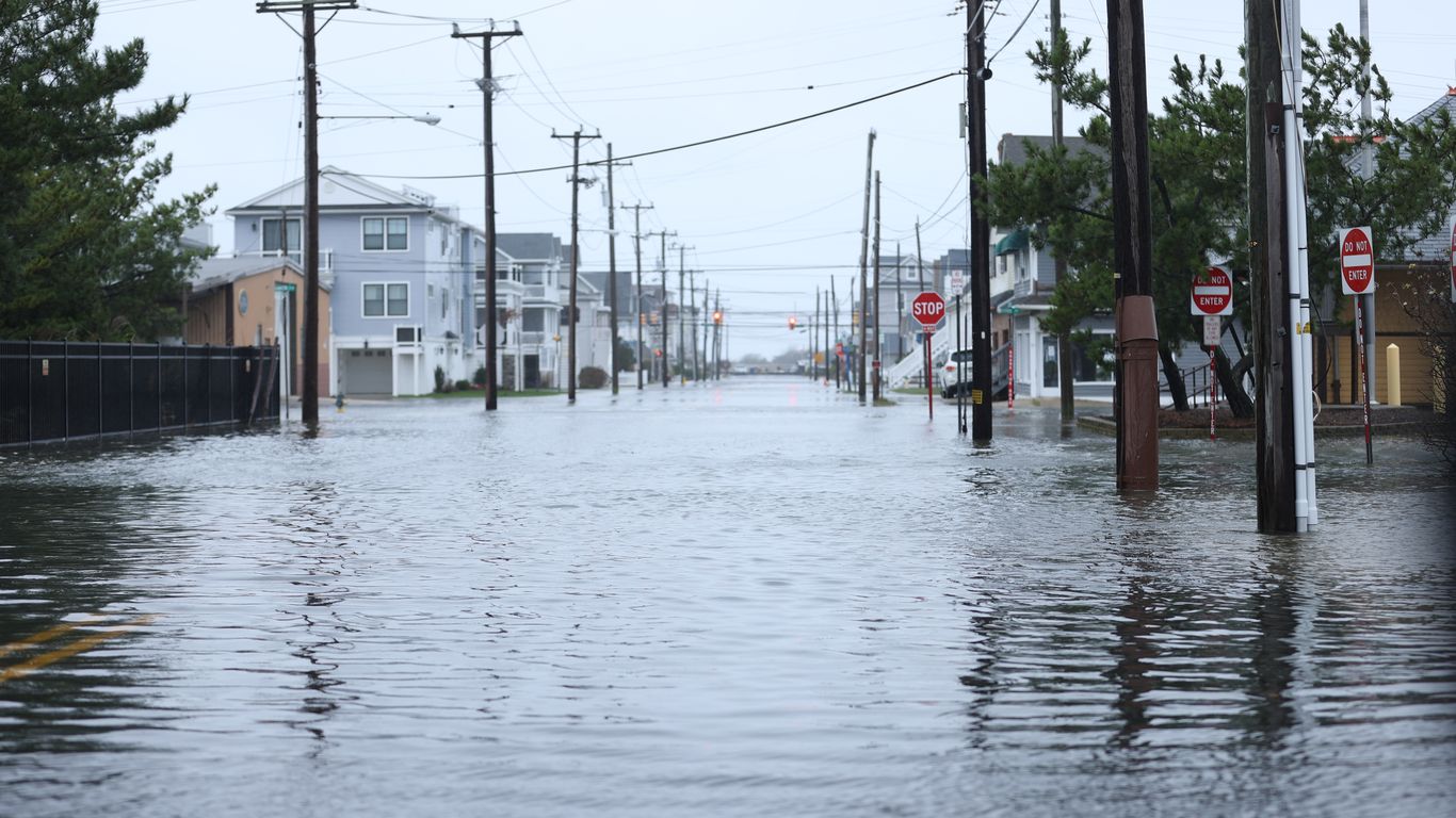 Powerful nor'easter storm threatens U.S. East Coast with flooding rains