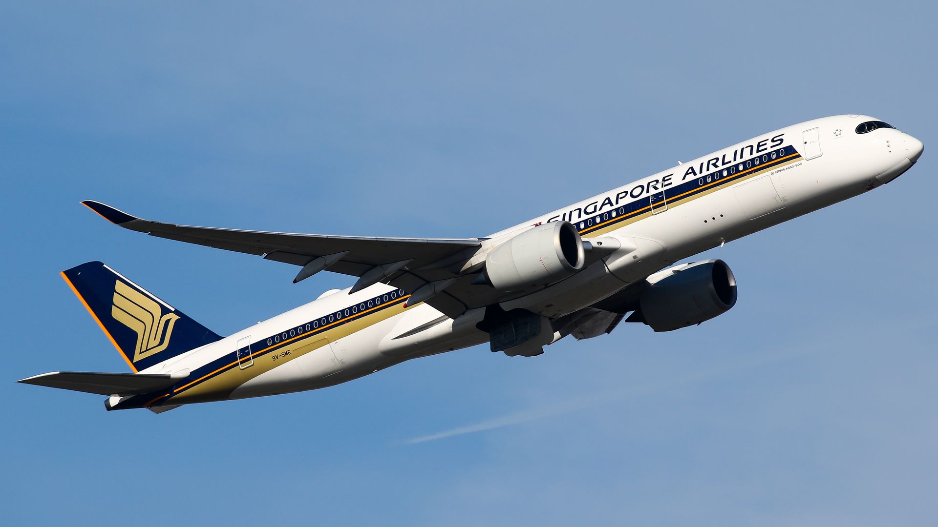 Singapore airlines flight taking off