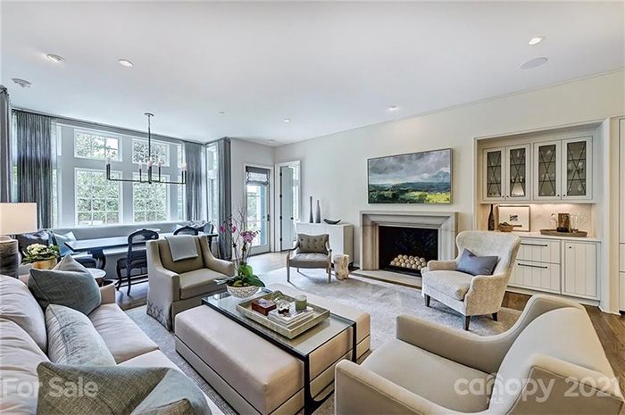 1198 Queens Rd living room