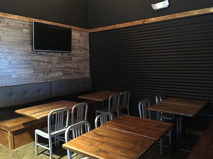 seoul-food-wooden-tables