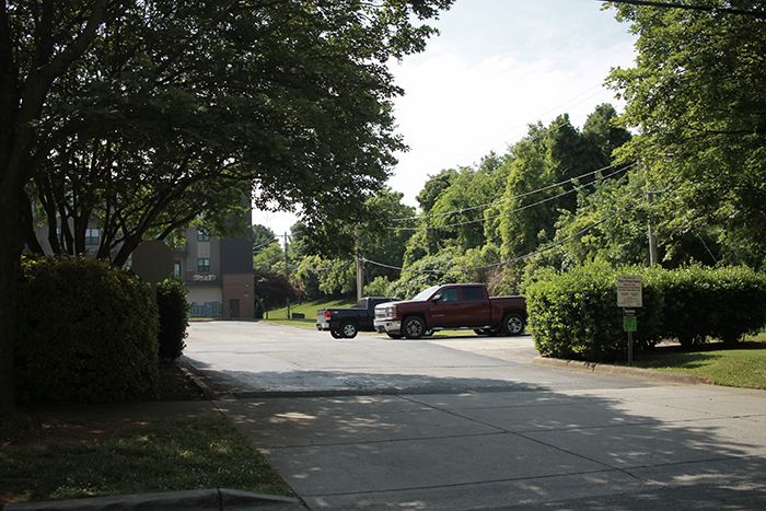 Levine Properties rezone approximately 0.94 acres located at the southeast intersection of Commonwealth Avenue and The Plaza, north of East Independence Boulevard Photo: Alexandria Sands/Axios