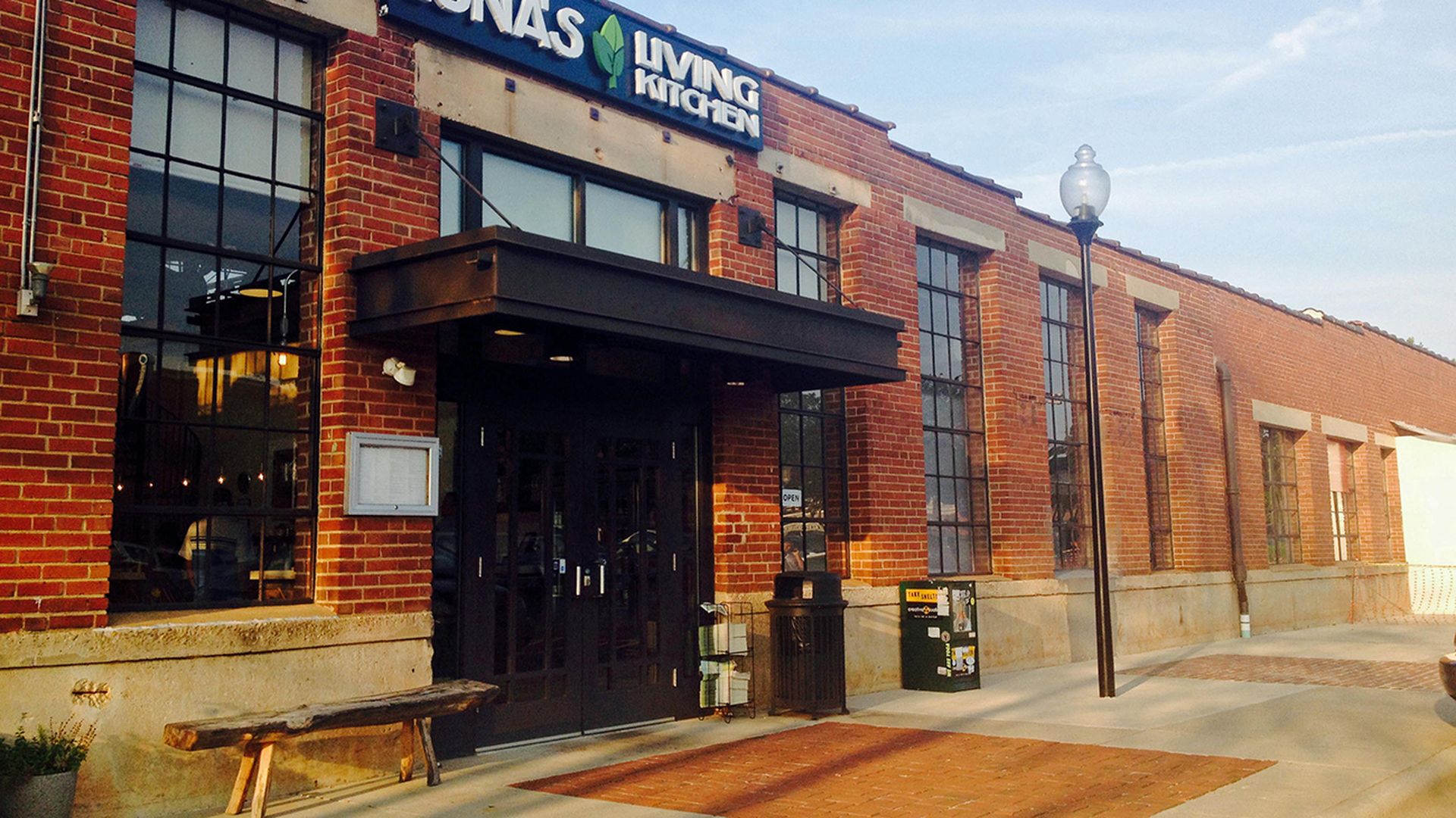 lunas-living-kitchen-outside