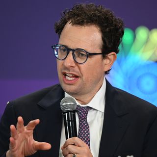 Anthropic releases Claude Opus 4.7, concedes it trails unreleased Mythos