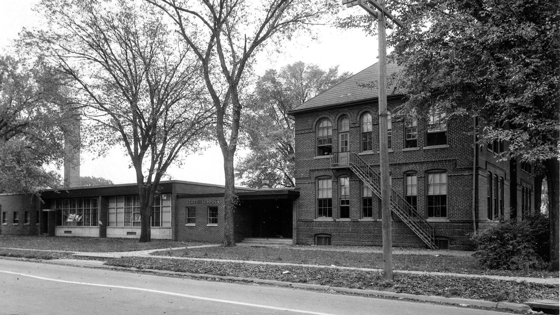 A photo of the former Scott School at 2501 Maury St.