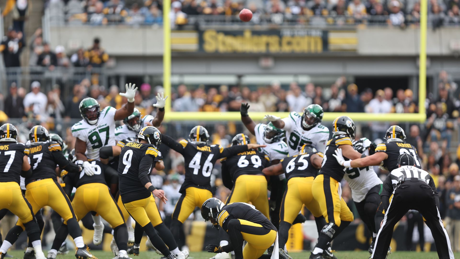 PITTSBURGH, PA - OCTOBER 2: Chris Boswell #9 of the Pittsburgh Steelers kicks a field goal against the New York Jets during a game at Acrisure Stadium on October 2, 2022 in Pittsburgh, Pennsylvania. (Photo by Perry Knotts/Getty Images)