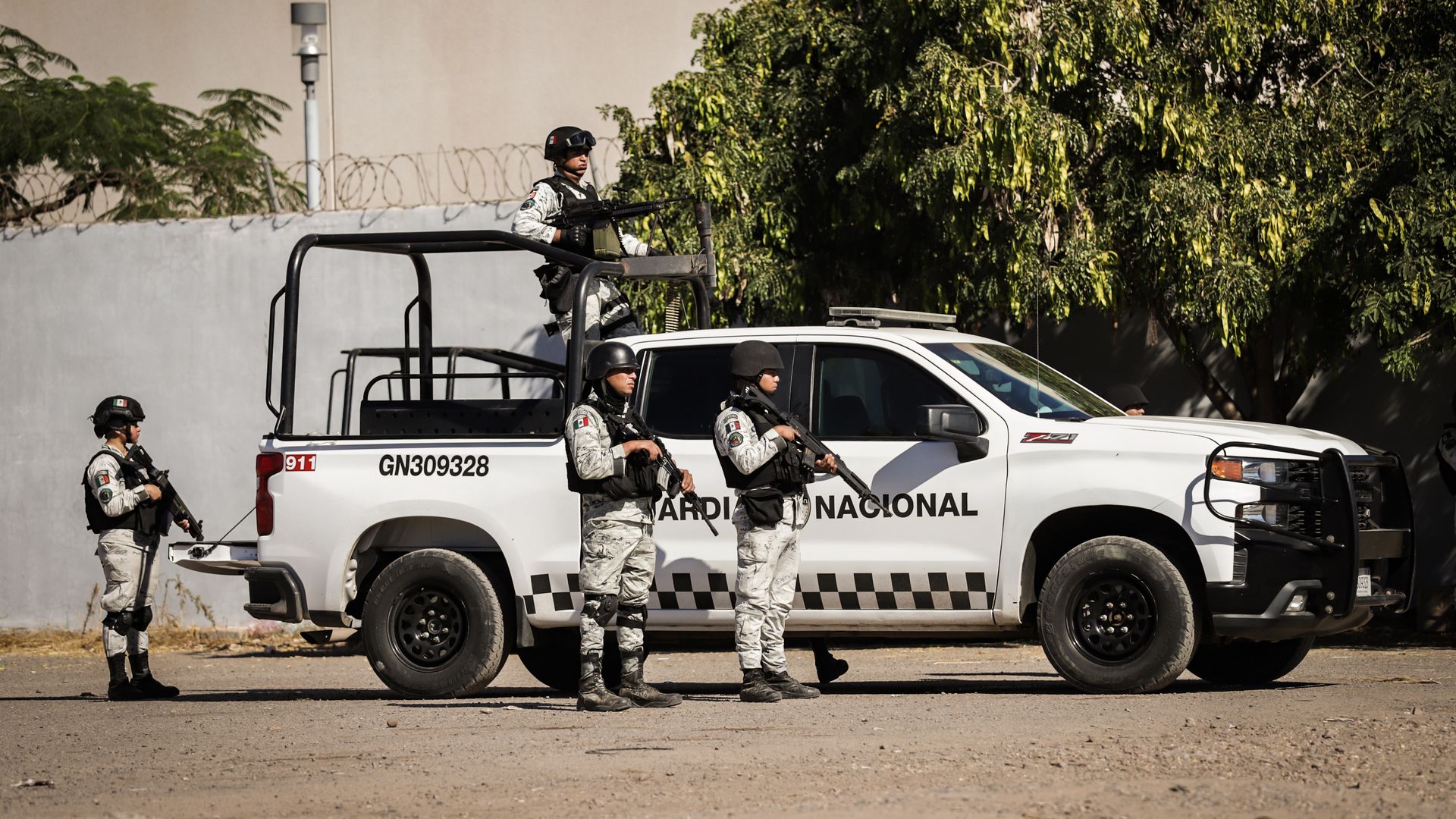 Elements of the National Guard monitor and protect the perimeter of the Aguaruto Prison in Culiacan, where on the afternoon of January 5 there was a massive escape attempt during confrontations between hitmen from the Cartel de Sinaloa against elements of the National Defense Secretariat in Sinaloa,