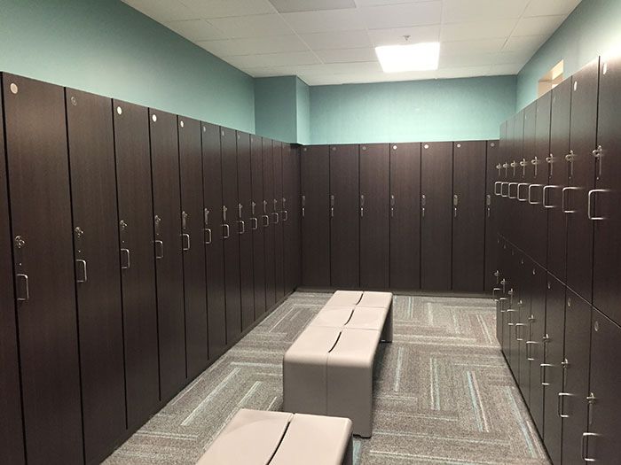 saras-y-locker-room