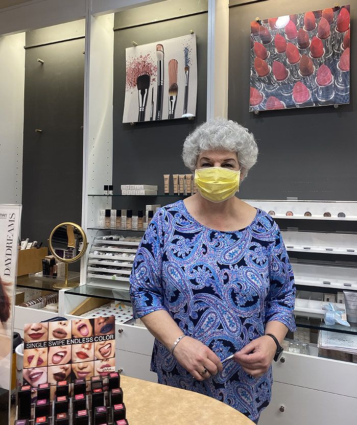 overstreet mall merle norman closes