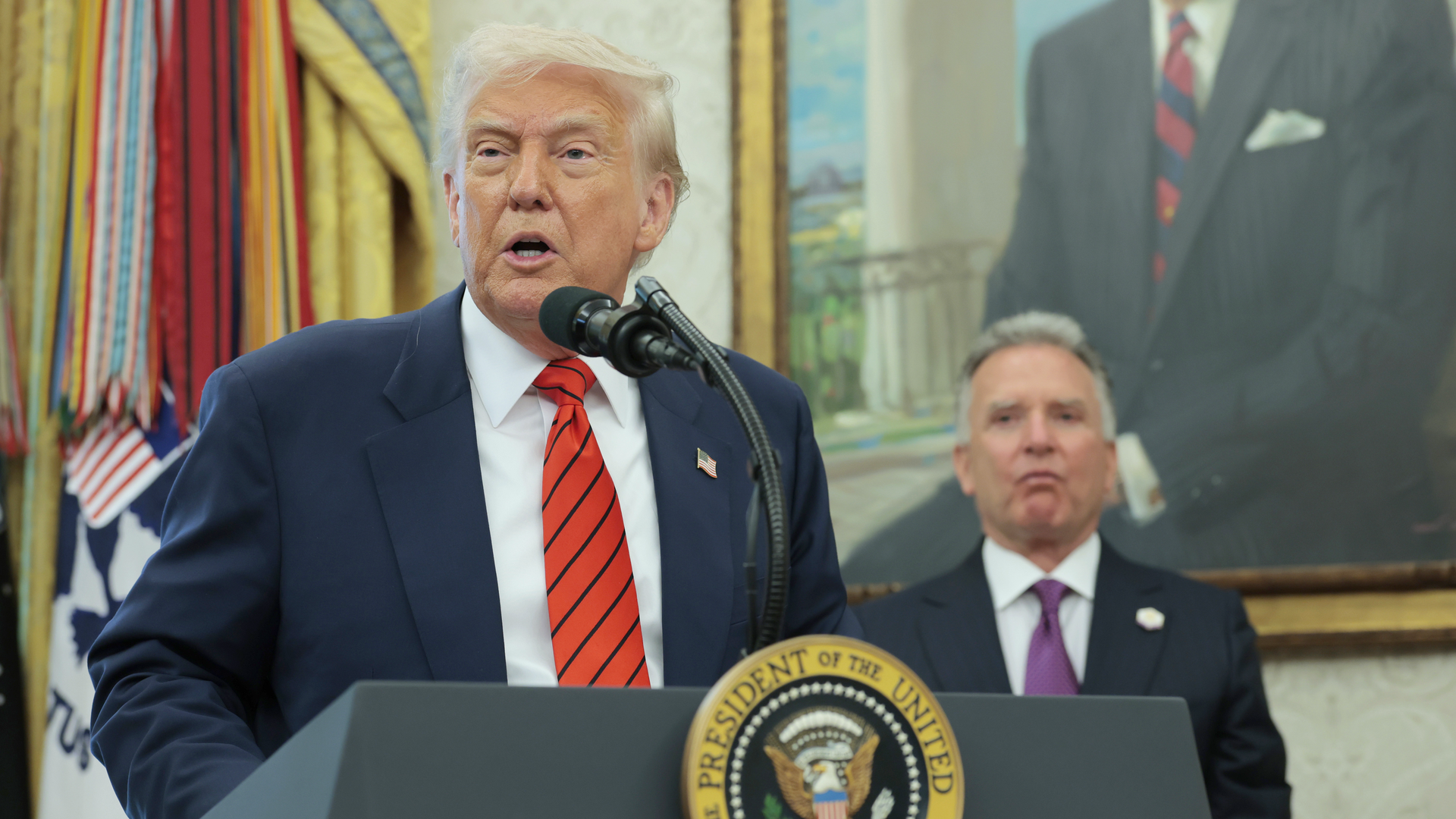 Witkoff behind Trump