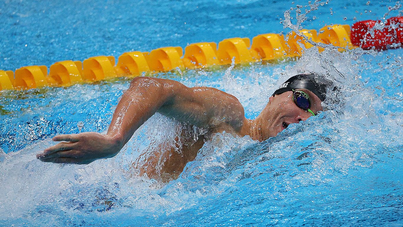 American Bobby Finke wins Olympic gold in first-ever men's 800m swimming final