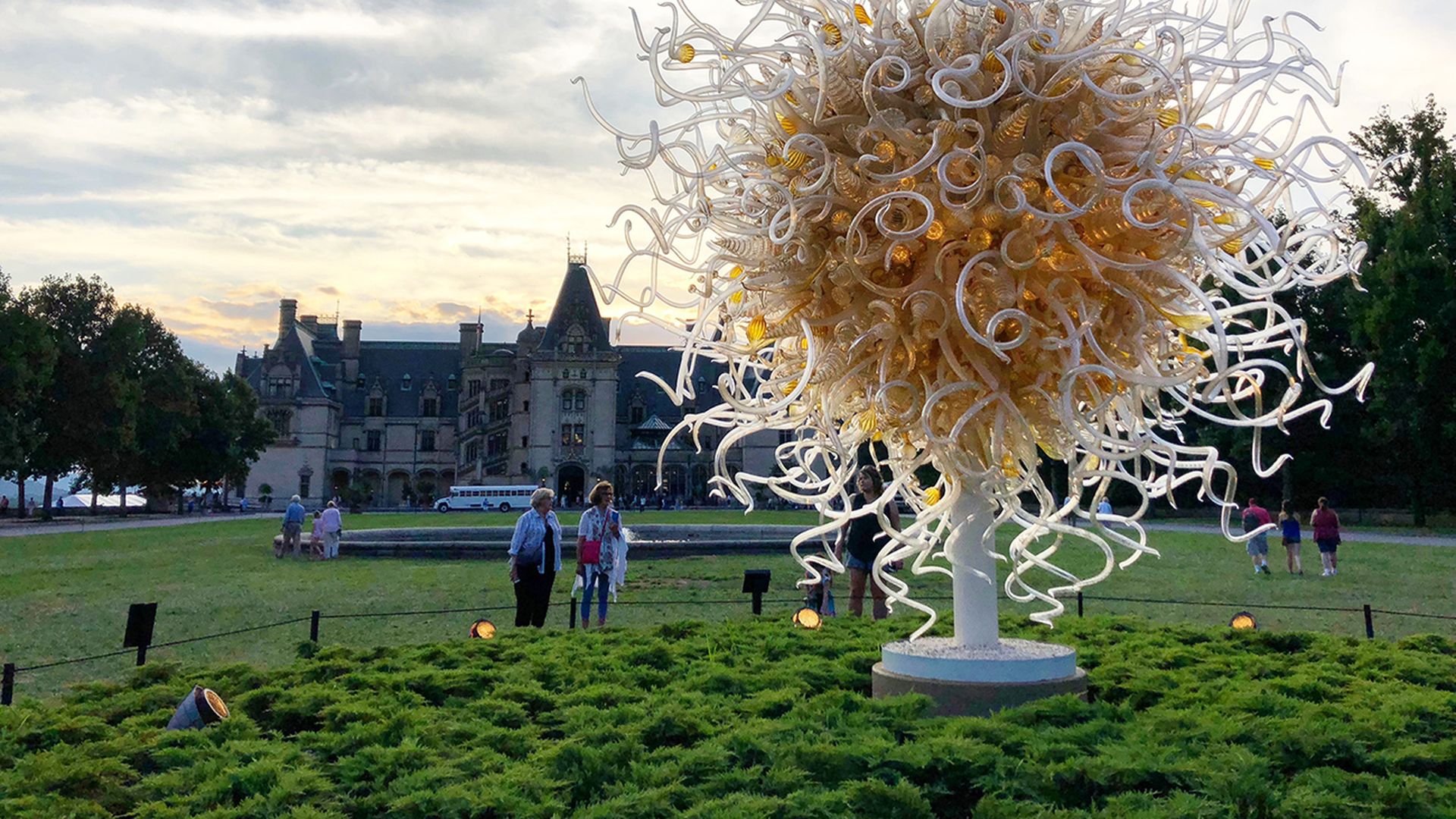 Chihuly At Biltmore, The First Ever Art Exhibit In The Estate’s Gardens ...