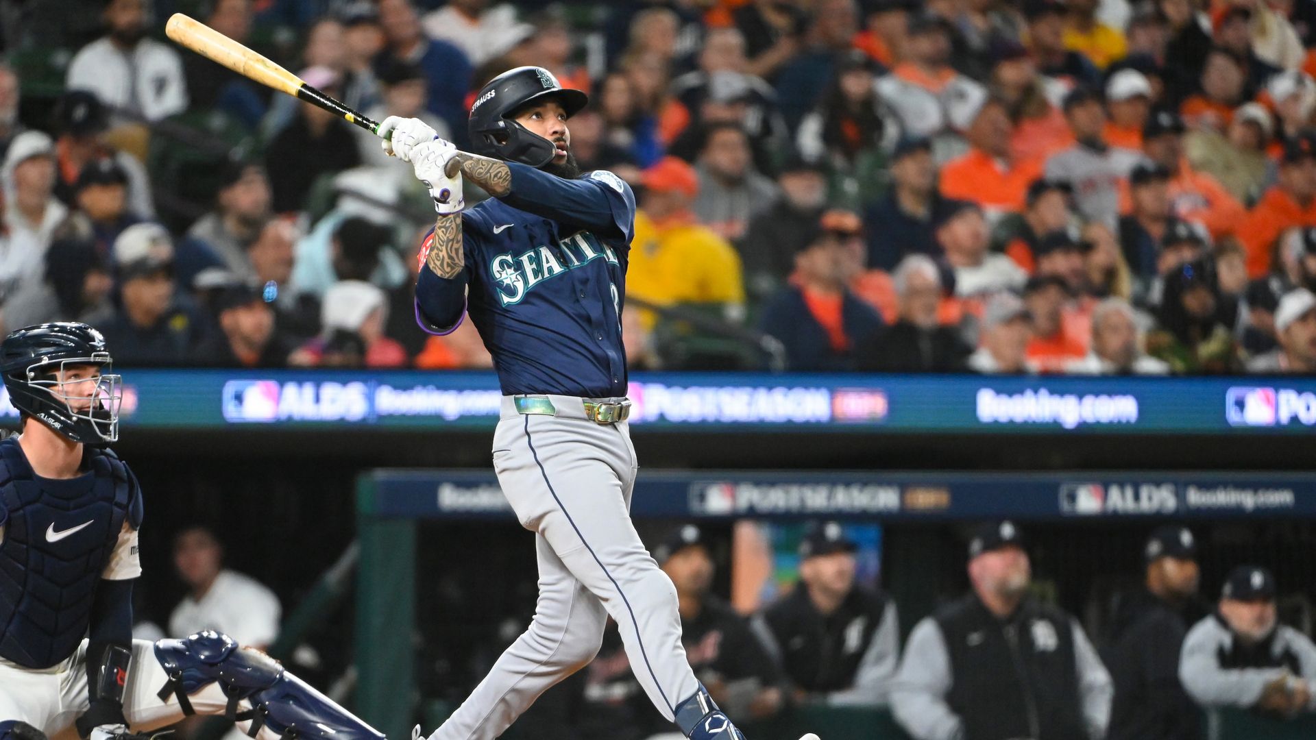 Seattle's J.P. Crawford hits a solo home run last night in the sixth inning. 