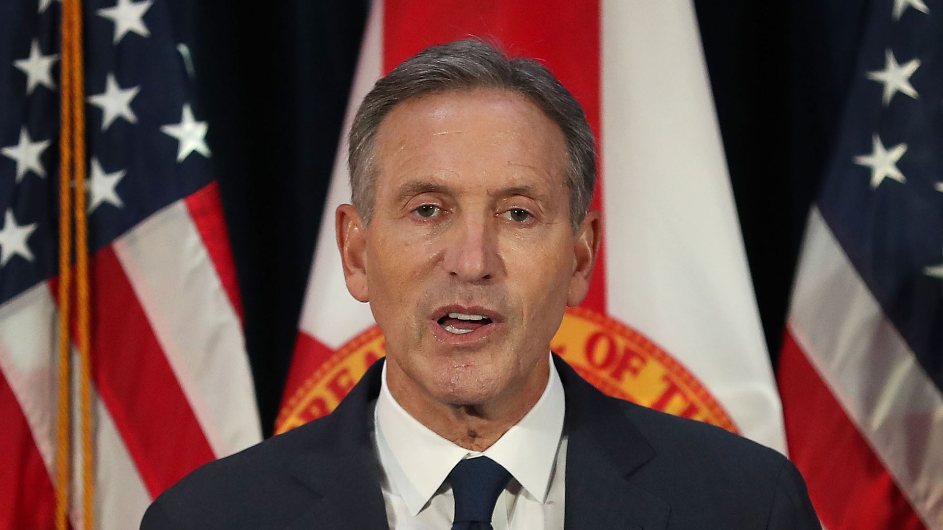 Howard Schultz says both parties should work together on legislation.