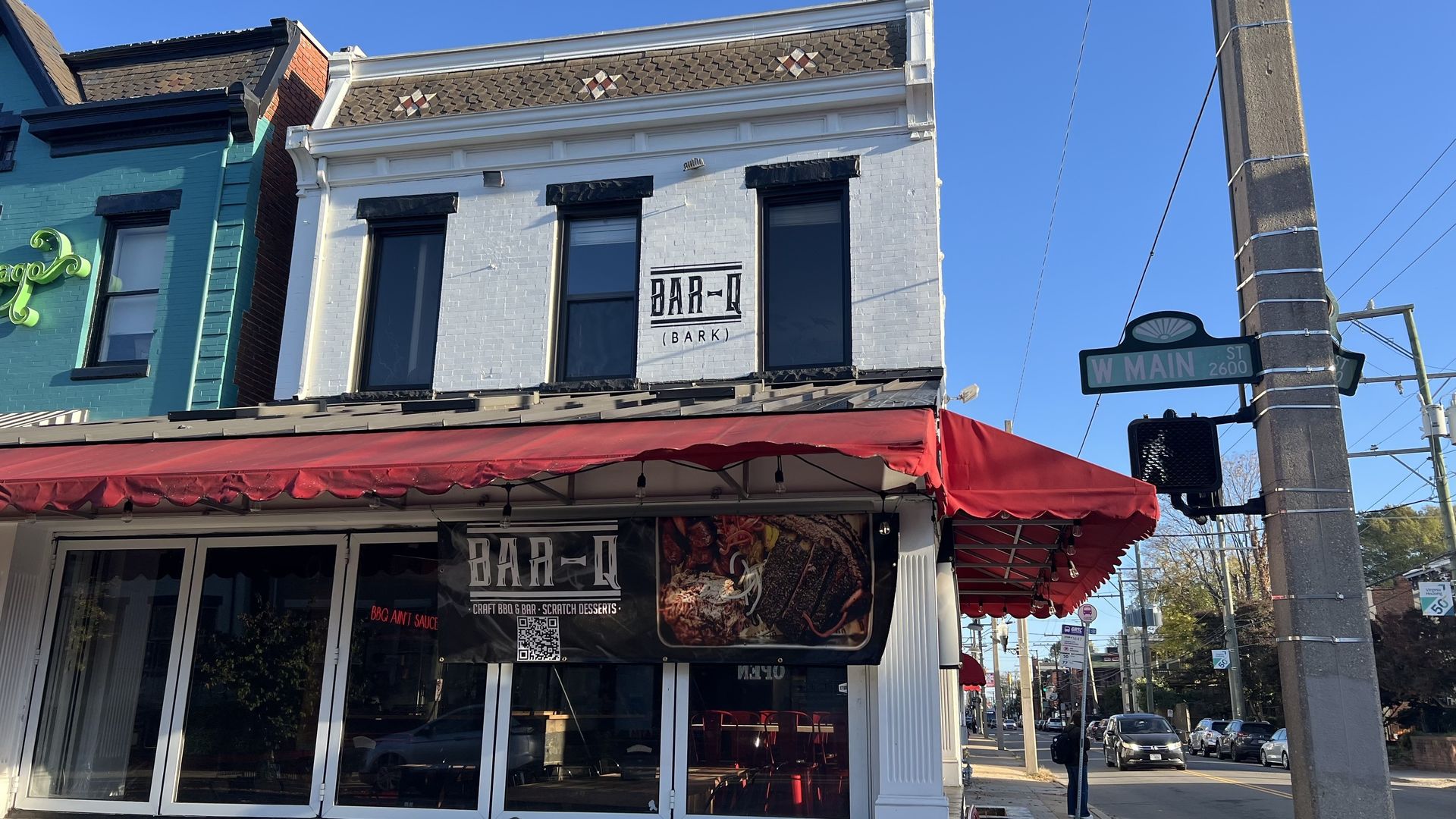 a restaurant that says Bar-Q on it 