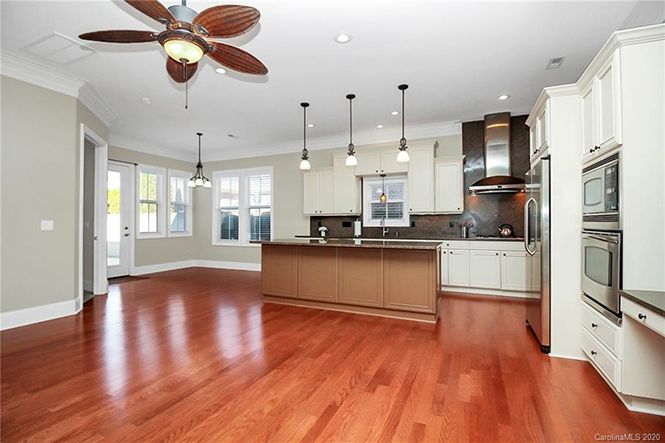 17236 Sulky Plough Road kitchen