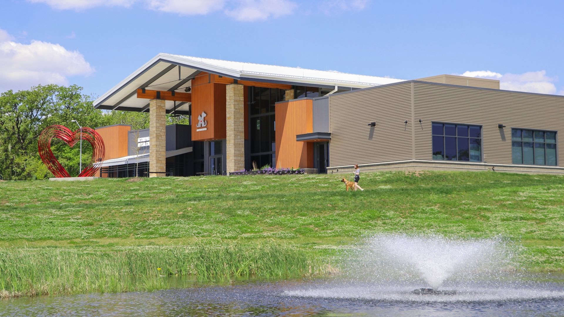 The outside of Kansas City Pet Project.