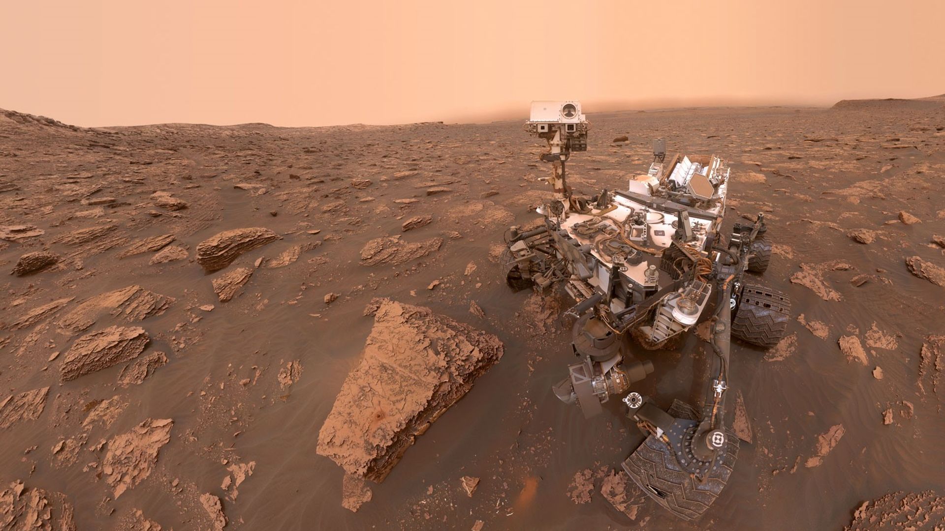 Photo of the Curiosity rover on Mars