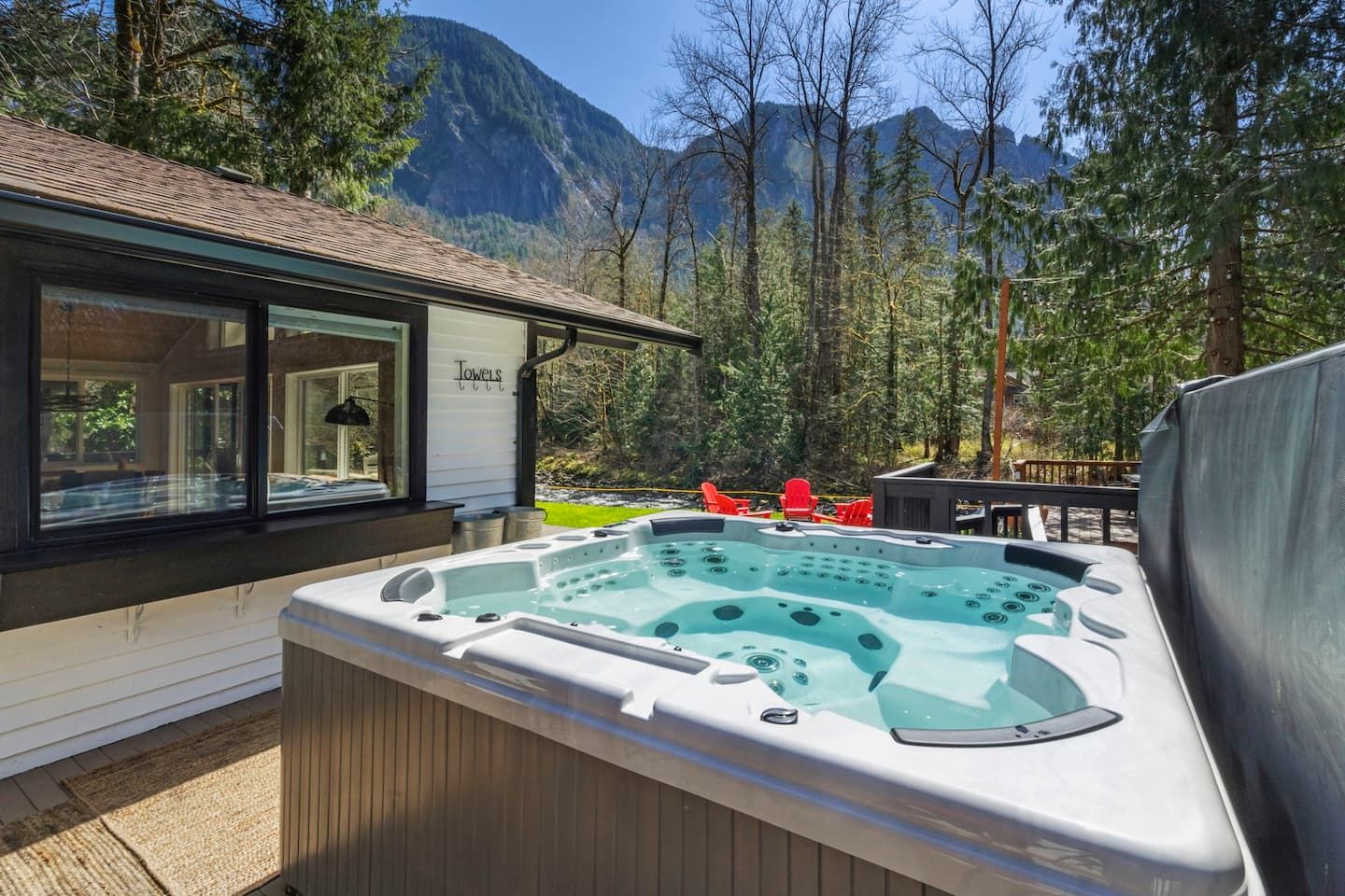 Photo courtesy of Airbnb. hot tub