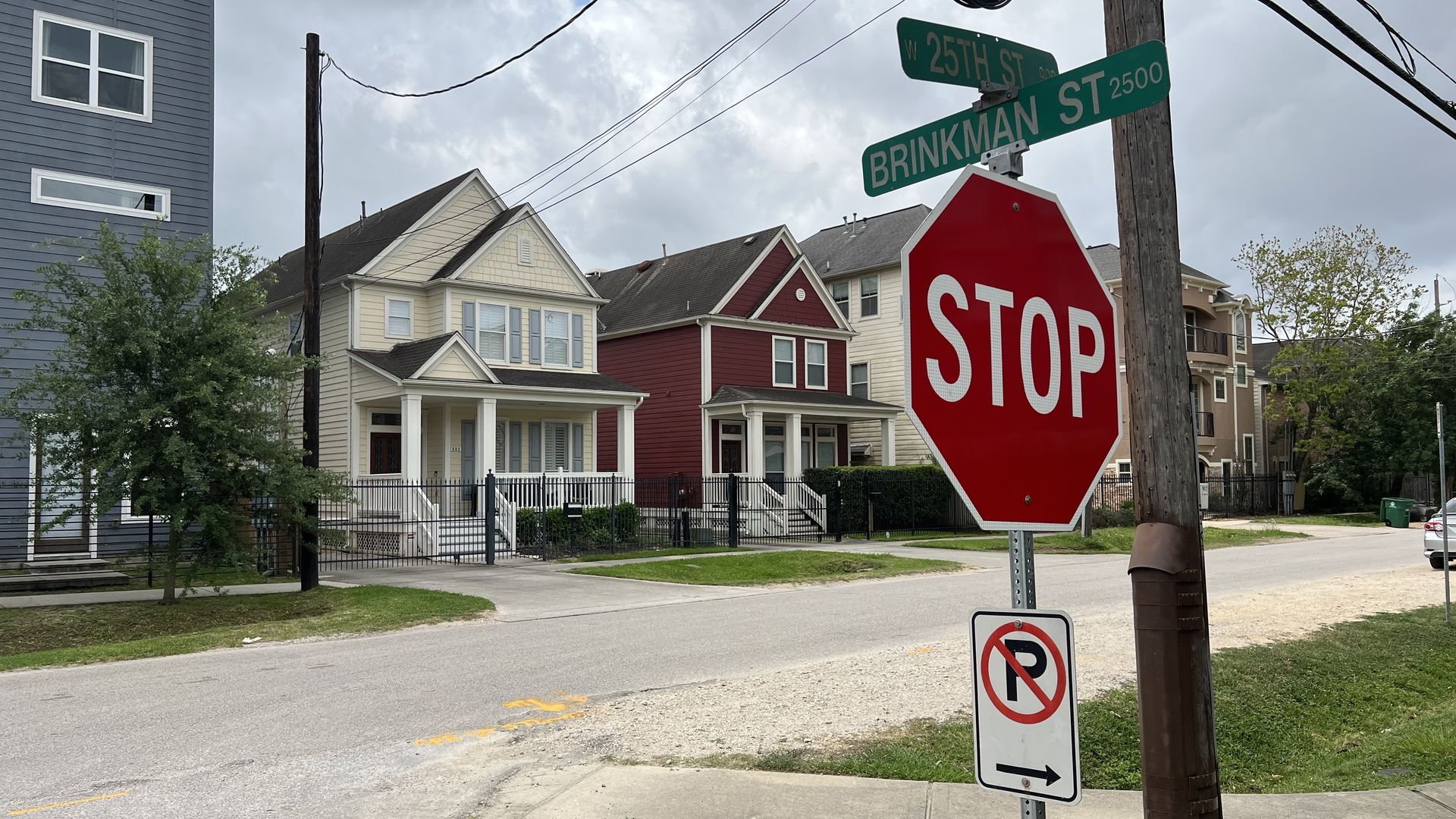 A stop sign at the corner of Bringman and West 25th streets