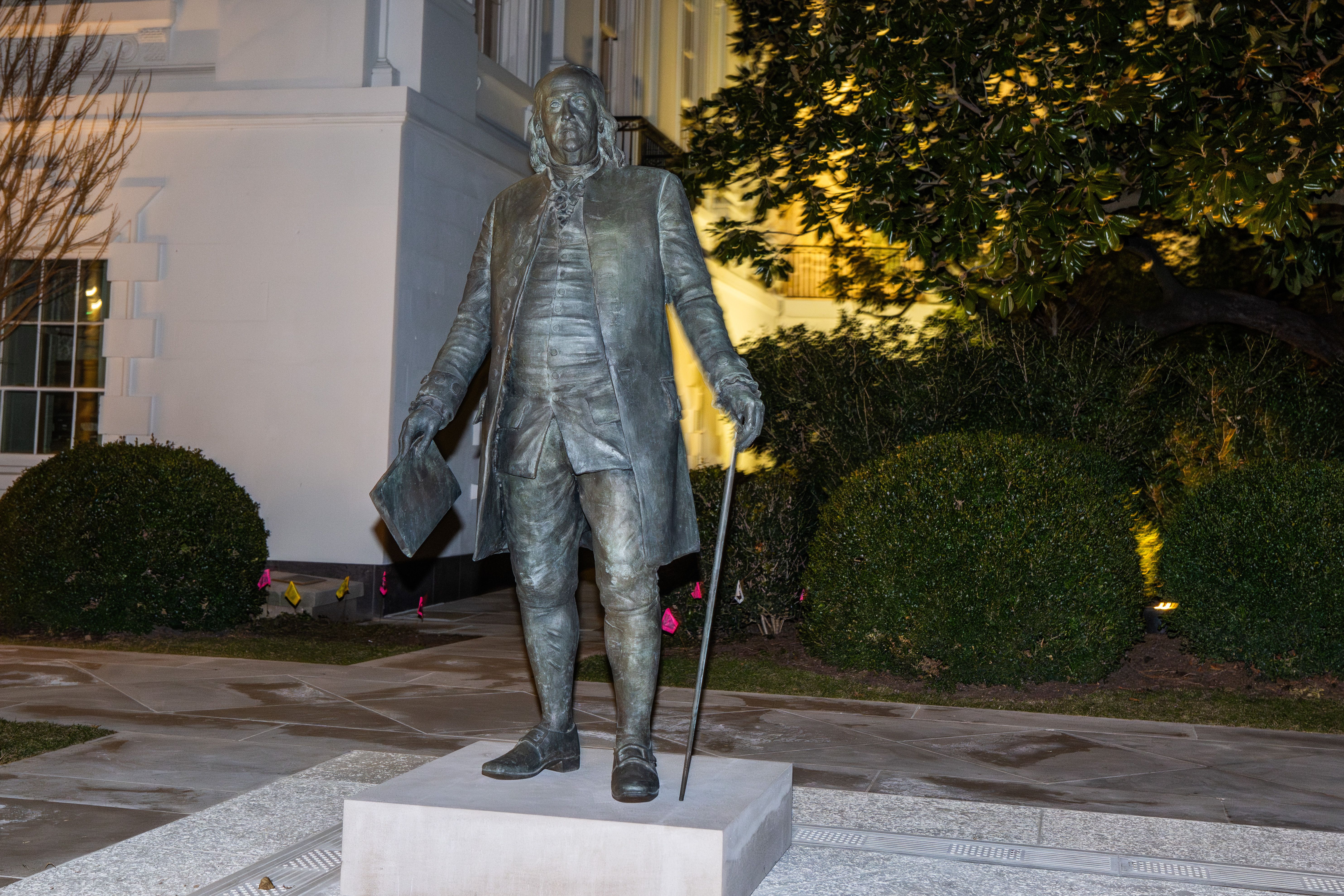 Benjamin Franklin holds court in the Rose Garden.