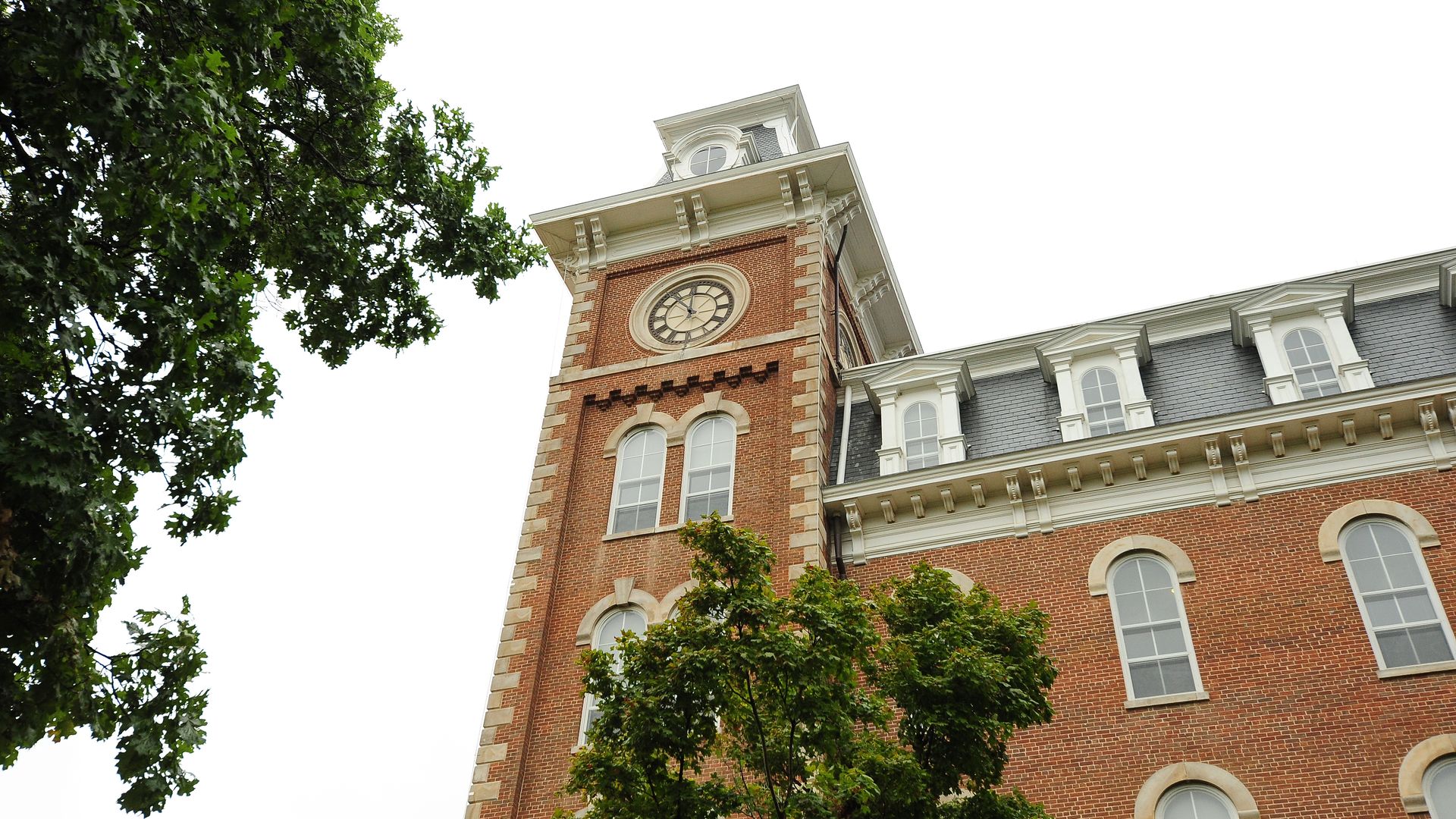photo of Old Main at U of A campus