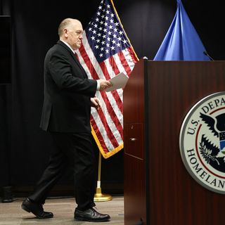 Trump administration pulling 700 immigration agents from Minnesota