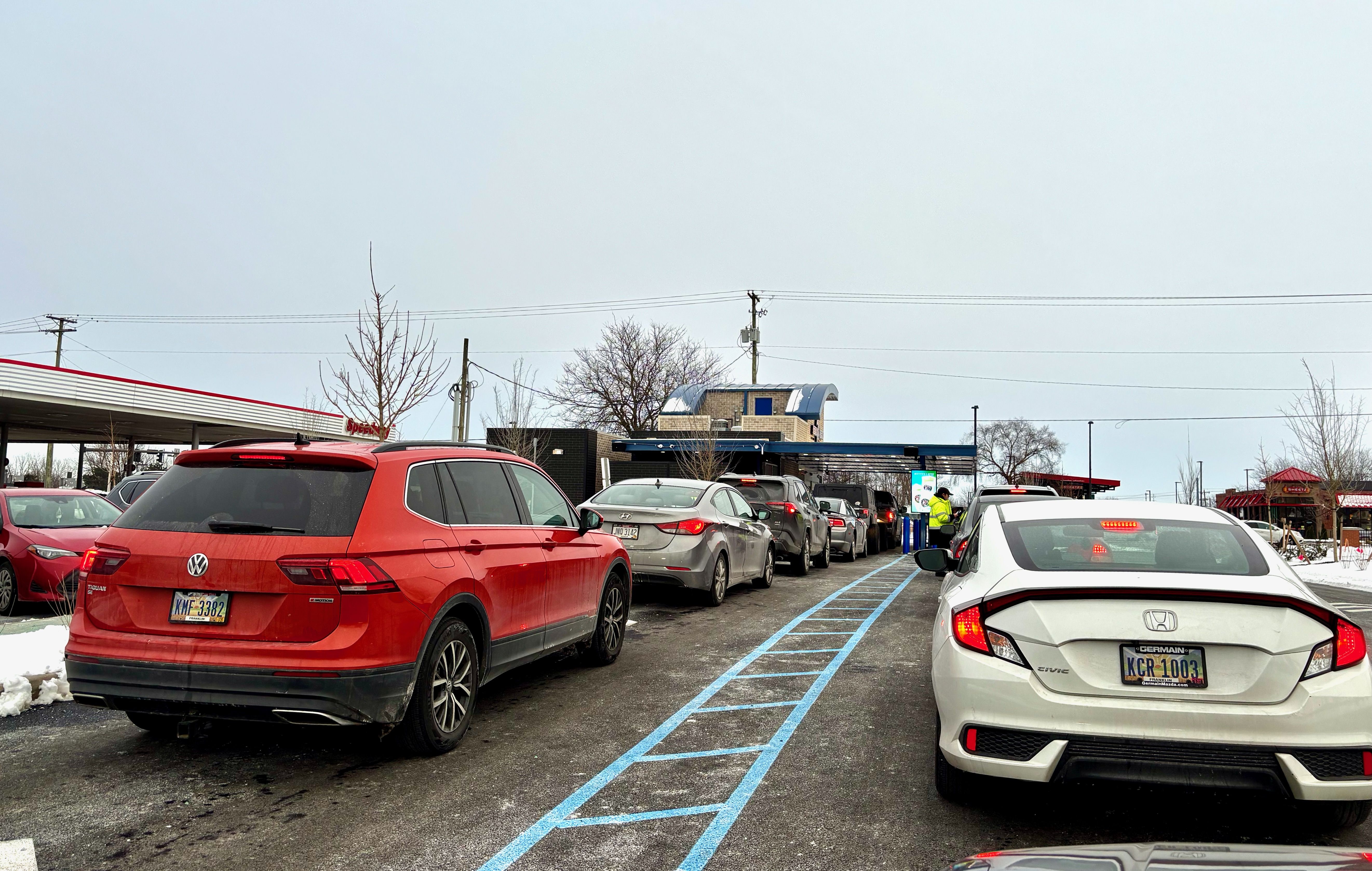 Rows of cars in the 7Brew Coffee drive-thru