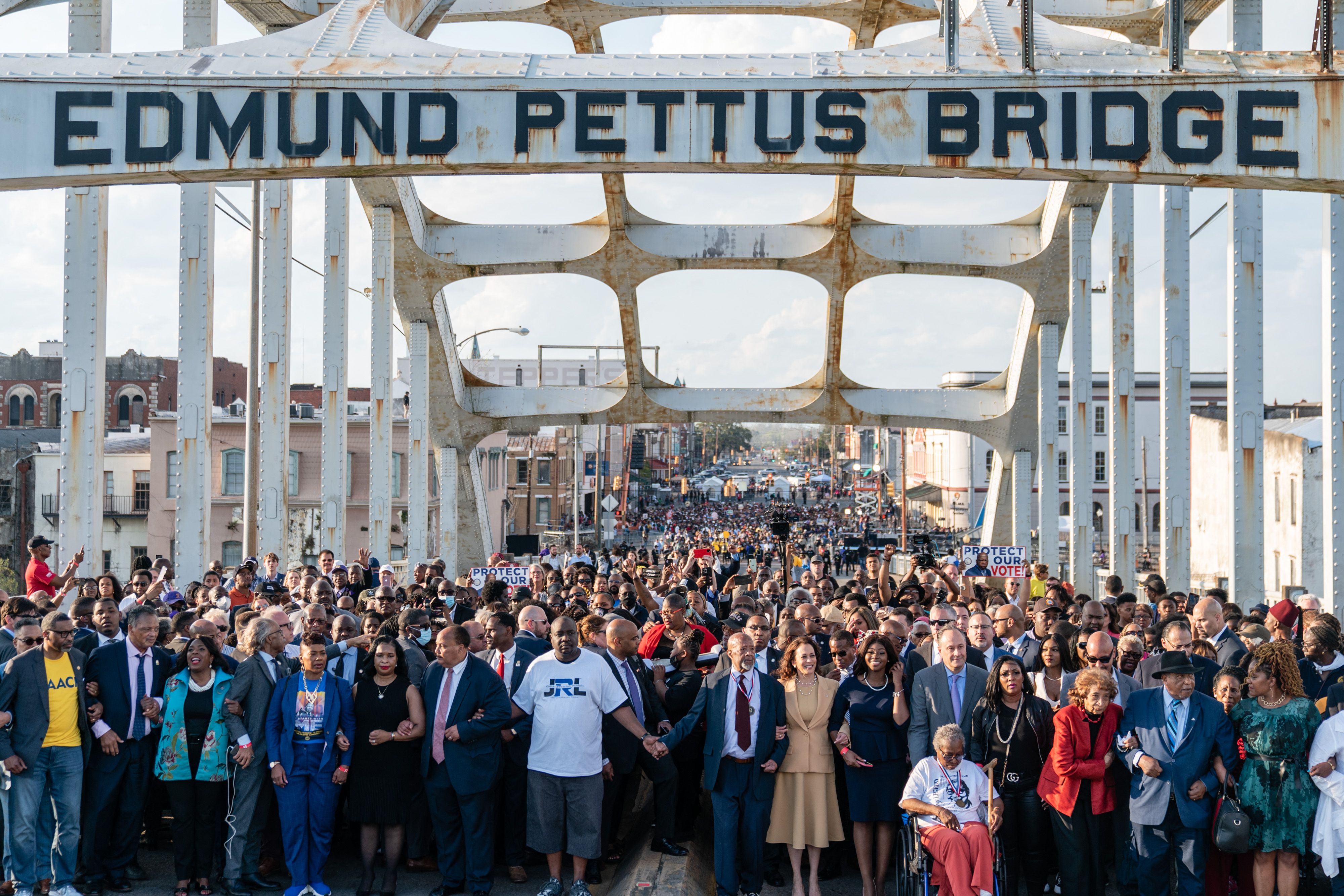Kamala Harris says “we will march on” as she commemorates “Bloody Sunday” in Selma – Green Reporter