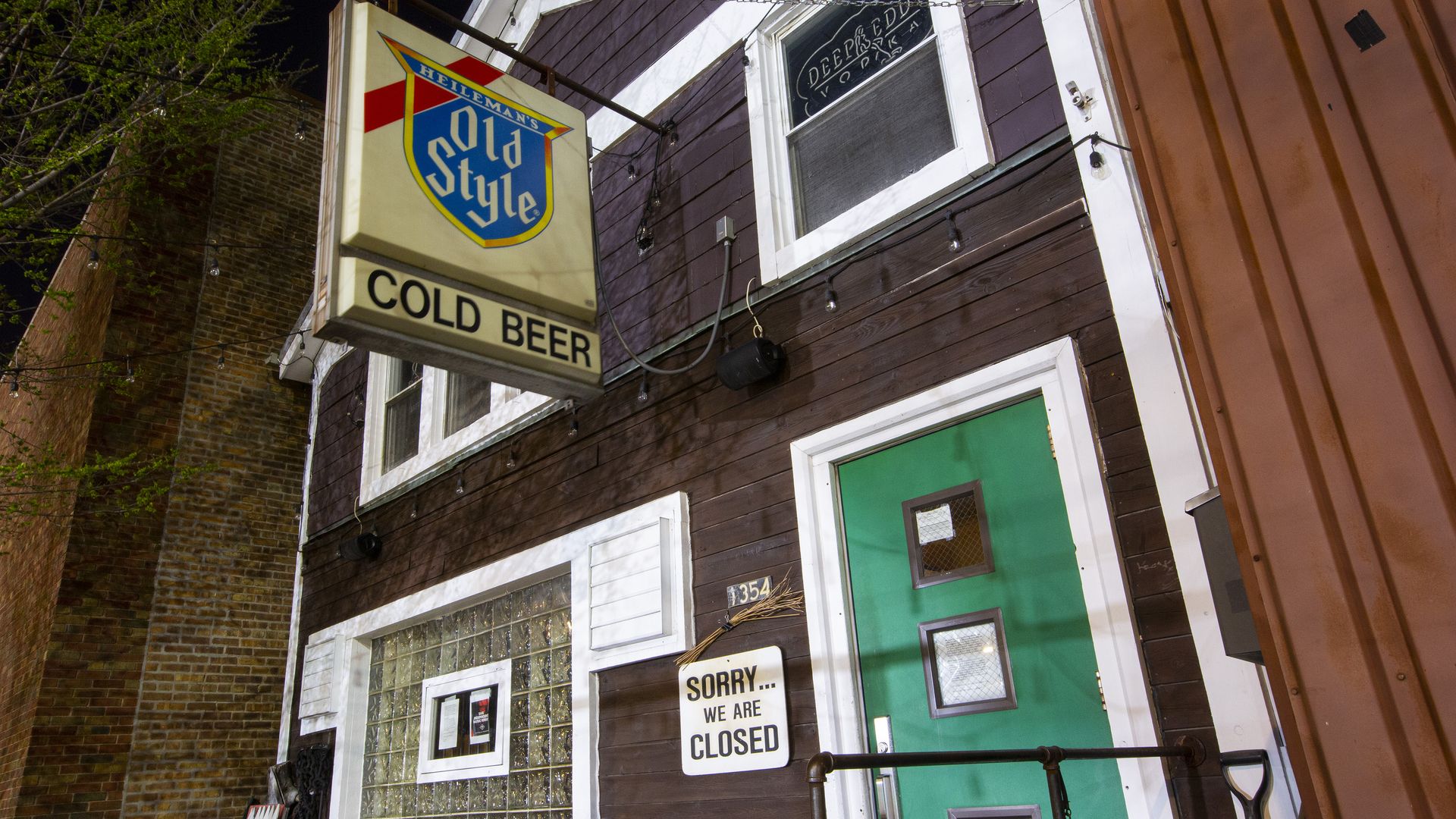 Photo of the front of a bar.