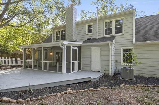 718 Hammermill Ct back