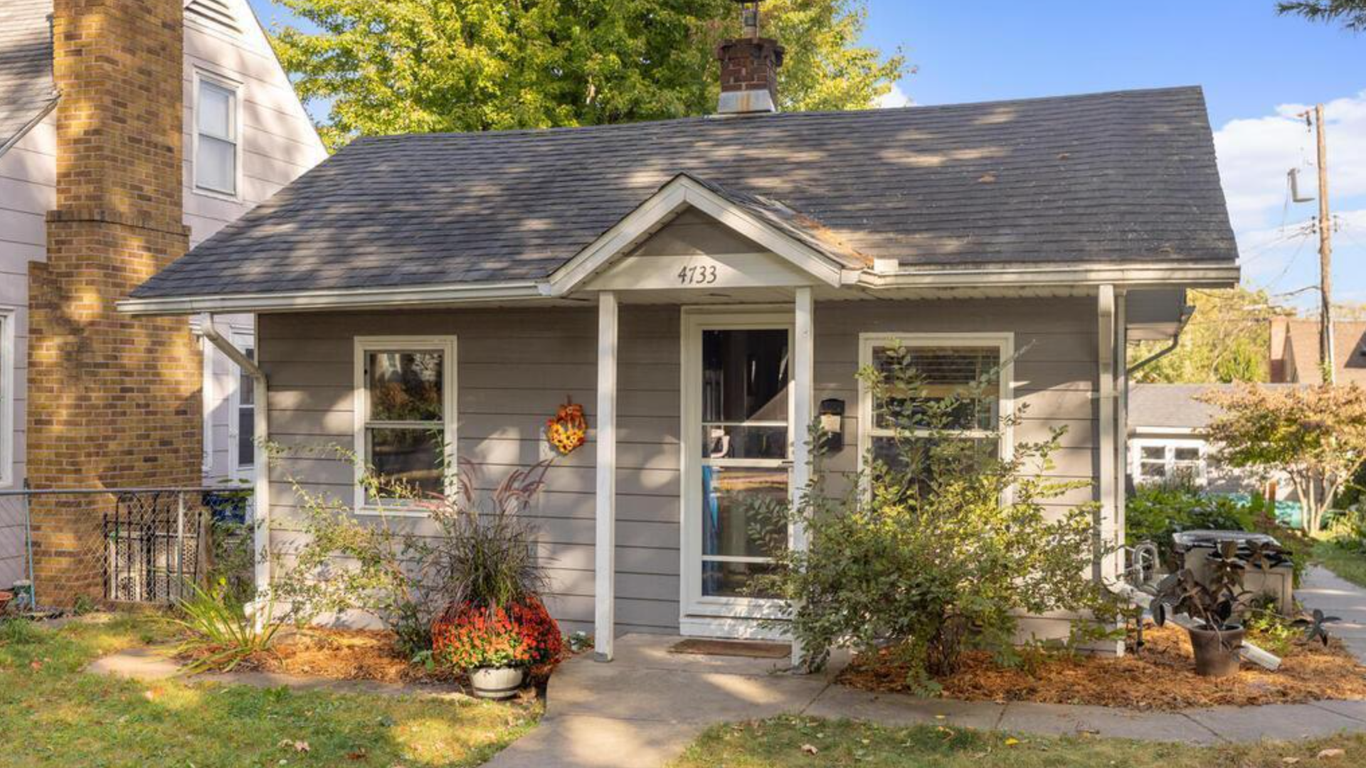 Minneapolis tiny home near Minnehaha Park for sale - Axios Twin Cities