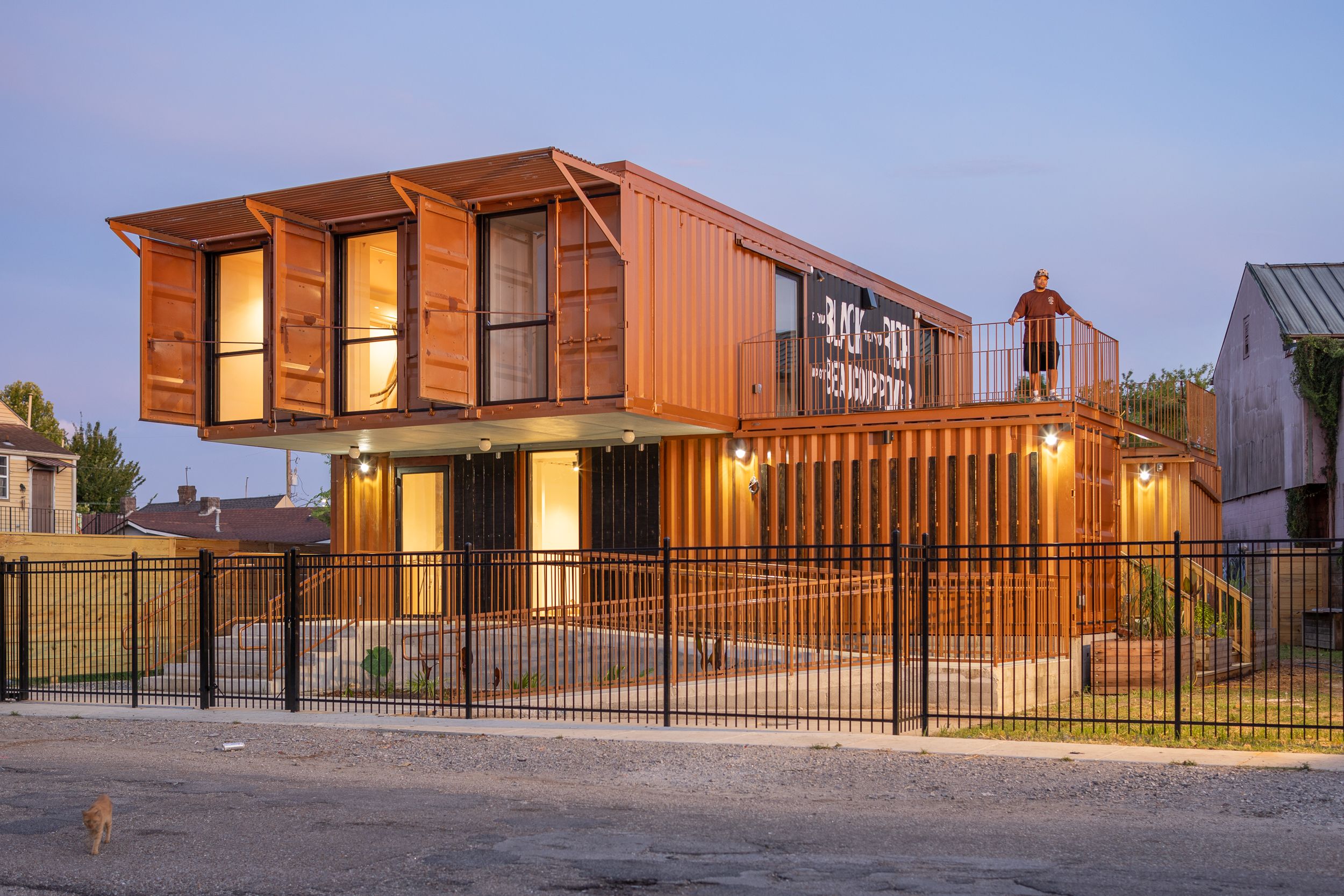 axios.com - Chelsea Brasted - Black Schoolhouse opens 7th Ward art, community space