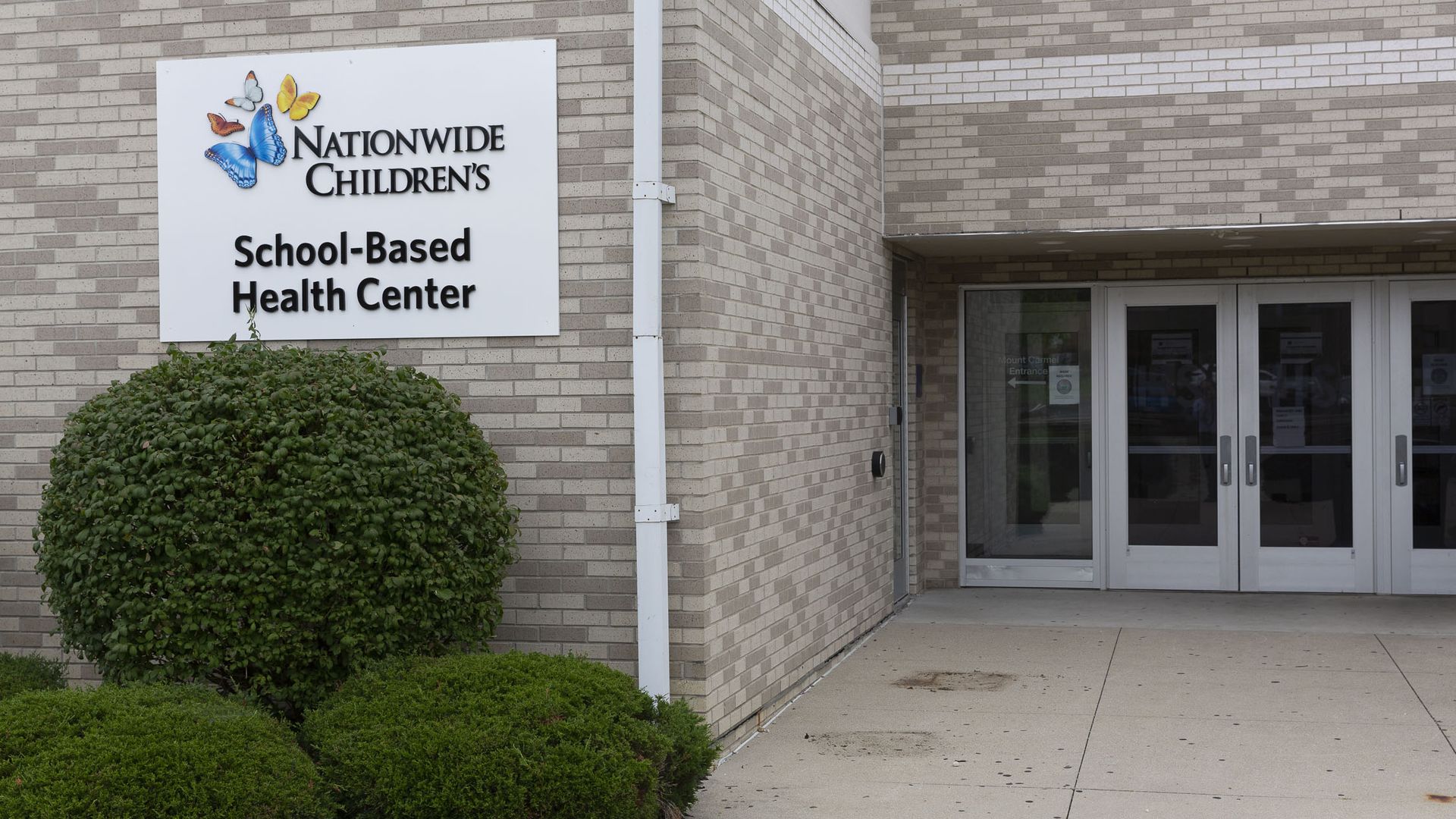 The entrance sign to a Nationwide Children's Hospital school-based health center