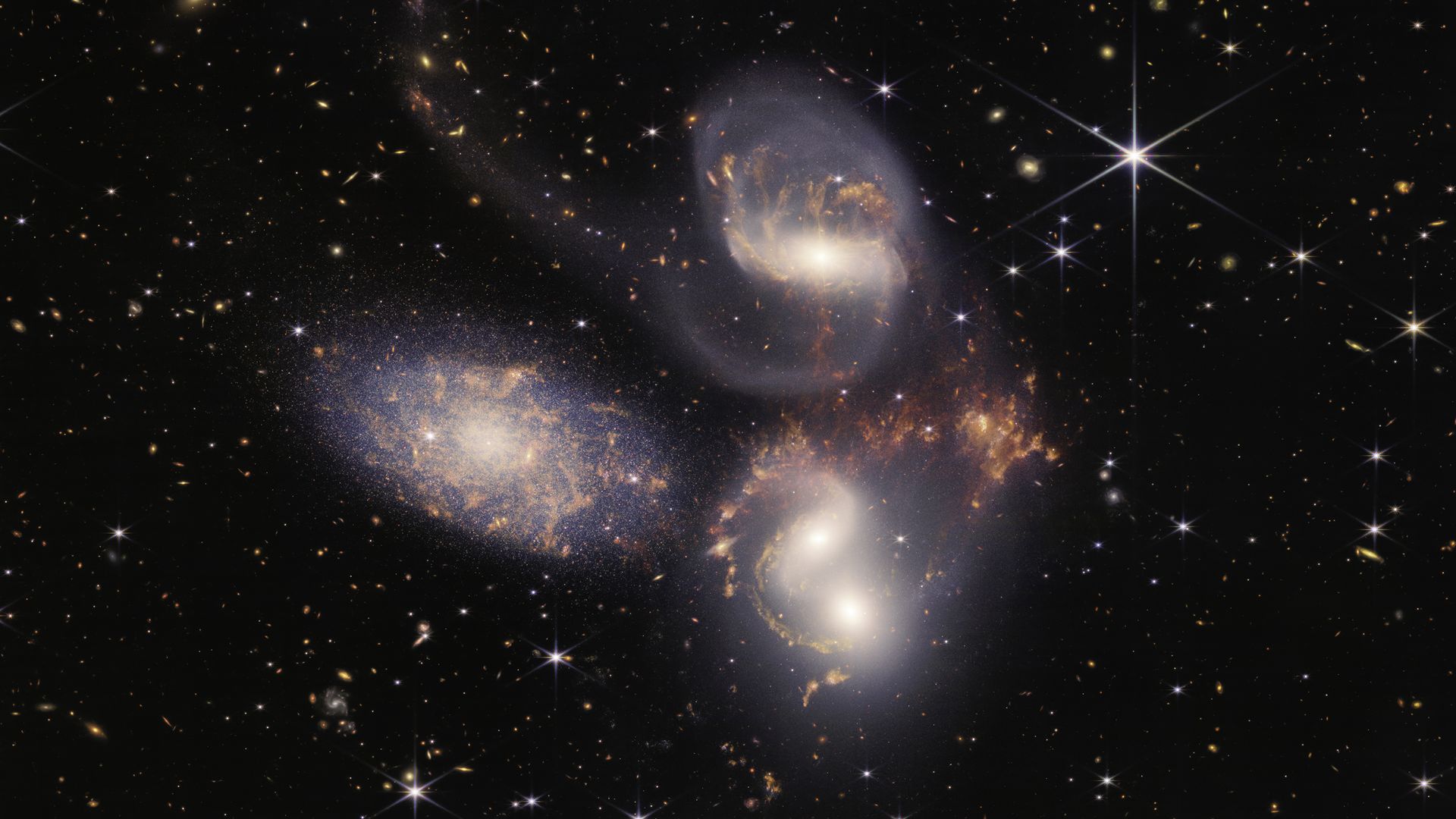 Five galaxies in Stephan's Quintet seen by the JWST.