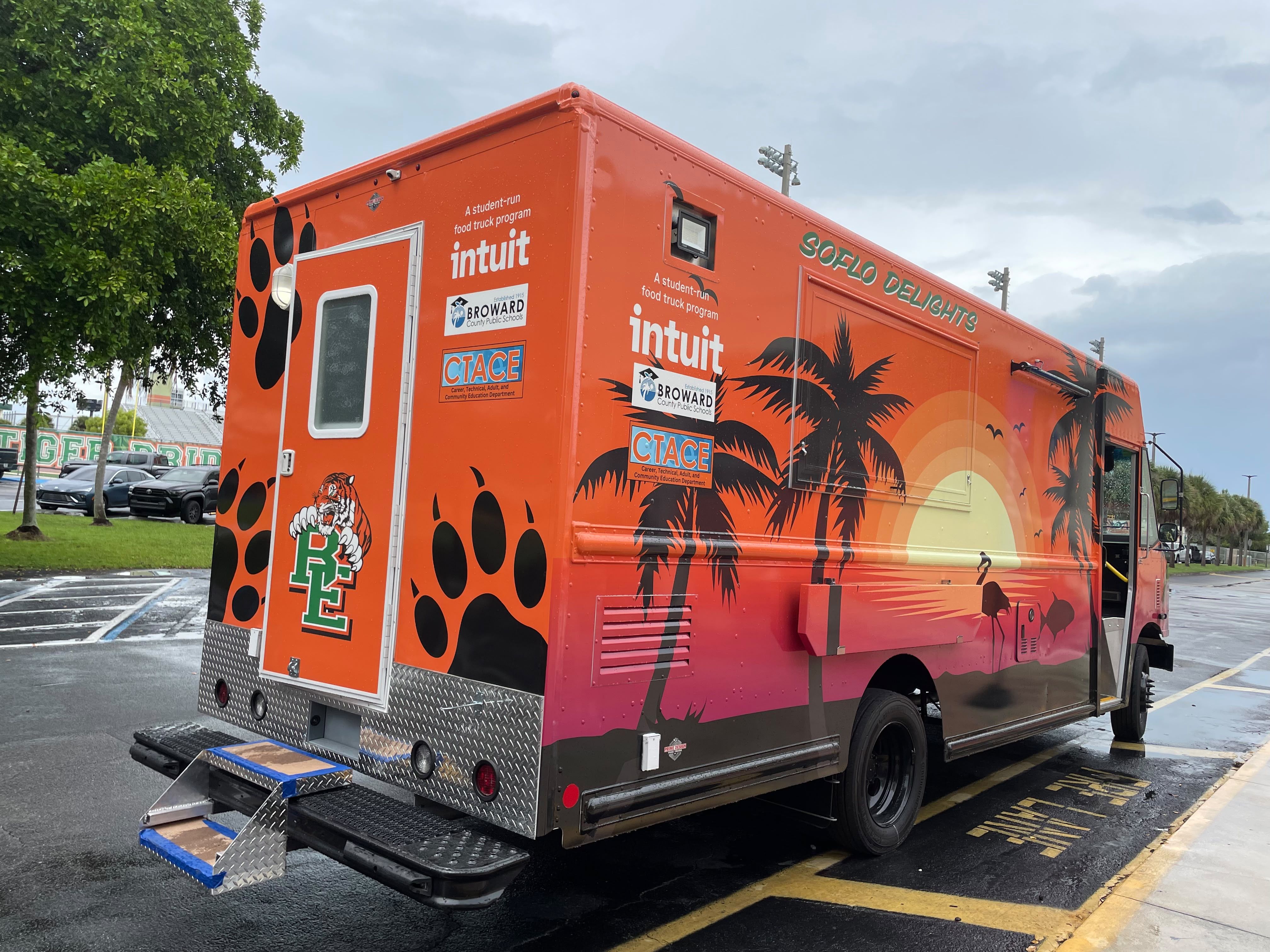 axios.com - Naomi Feinstein - Blanche Ely students test cooking skills with new food truck