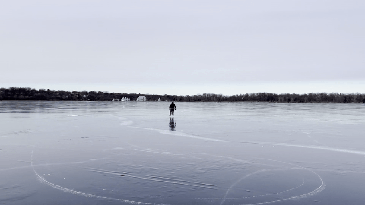 Pic du jour: Wild ice on Minneapolis lakes - Axios Twin Cities