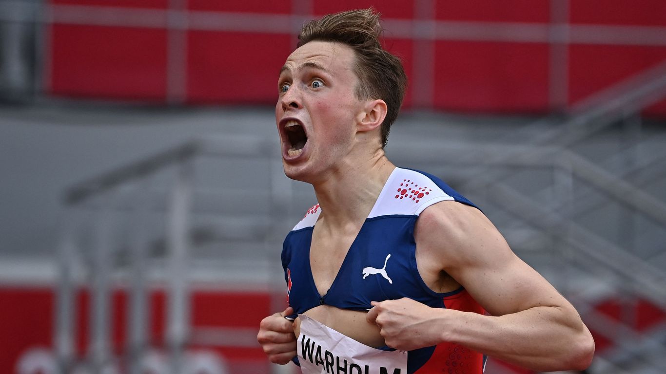 Karsten Warholm shatters world record in Olympic 400m hurdles final