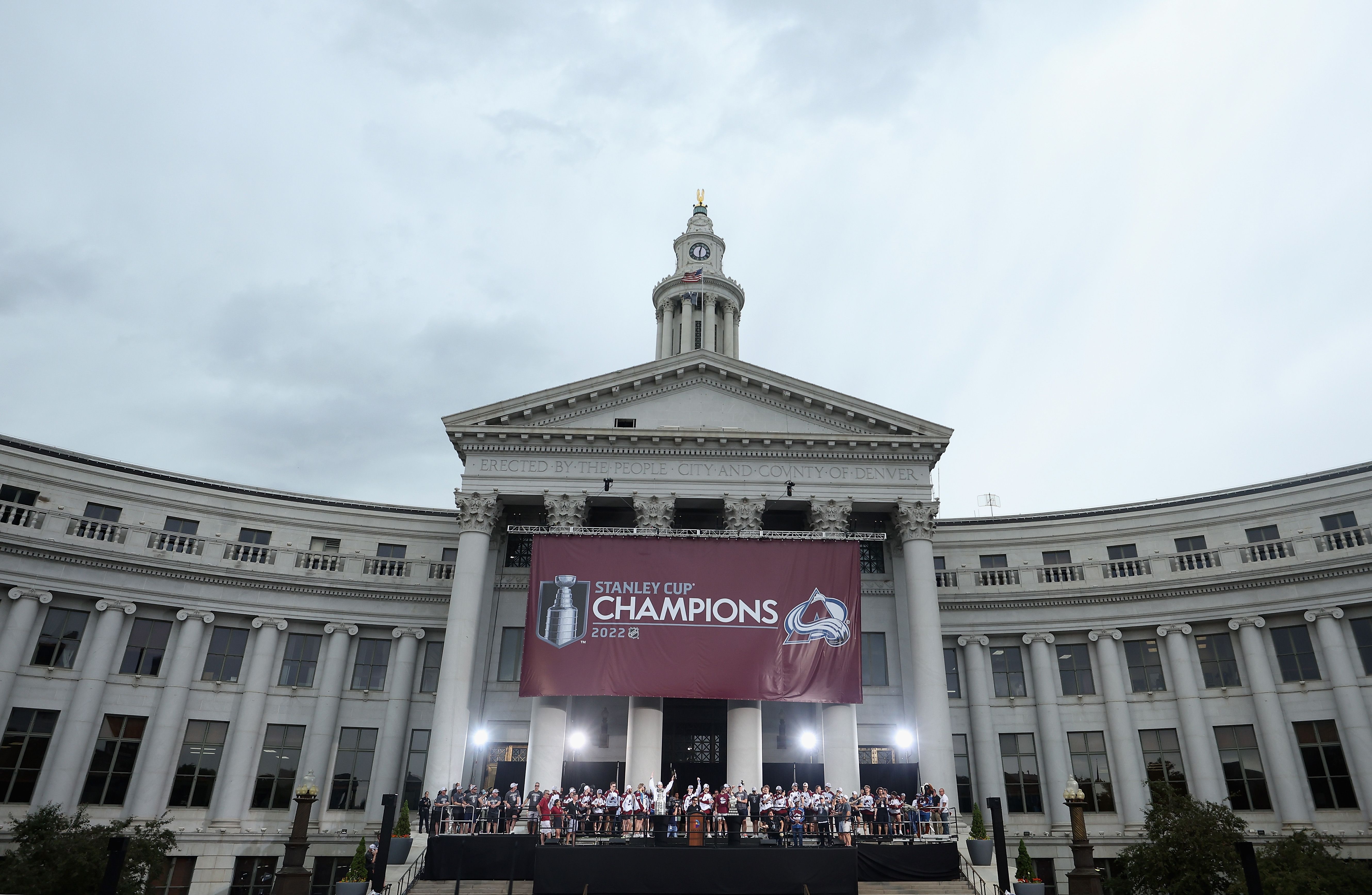 Parade and parties over, Avs focus on Stanley Cup defense