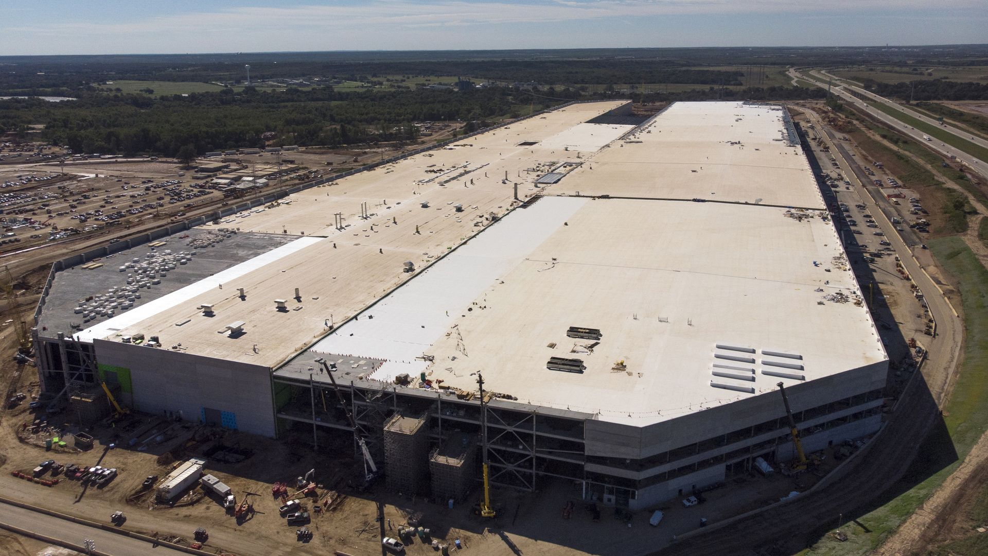 Photo of the Tesla factory in Austin under construction.